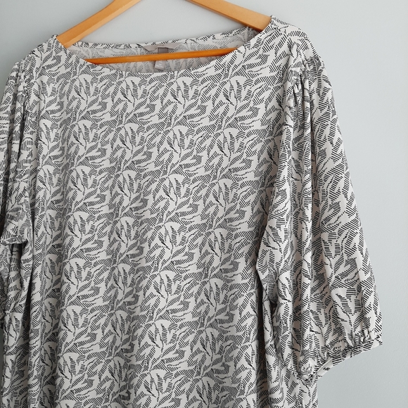 ๐ H&M Puff Sleeved Boat-neck B&W Floral Top Sz XXL - Picture 6 of 11